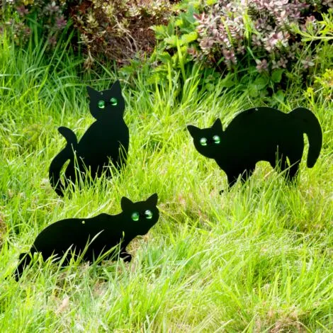 KCT Black Metal Cat Scarer Pest Deterrant - 3 Pack 4 KCT Black Metal Cat Scarer Pest Deterrant - 3 Pack - Image 2